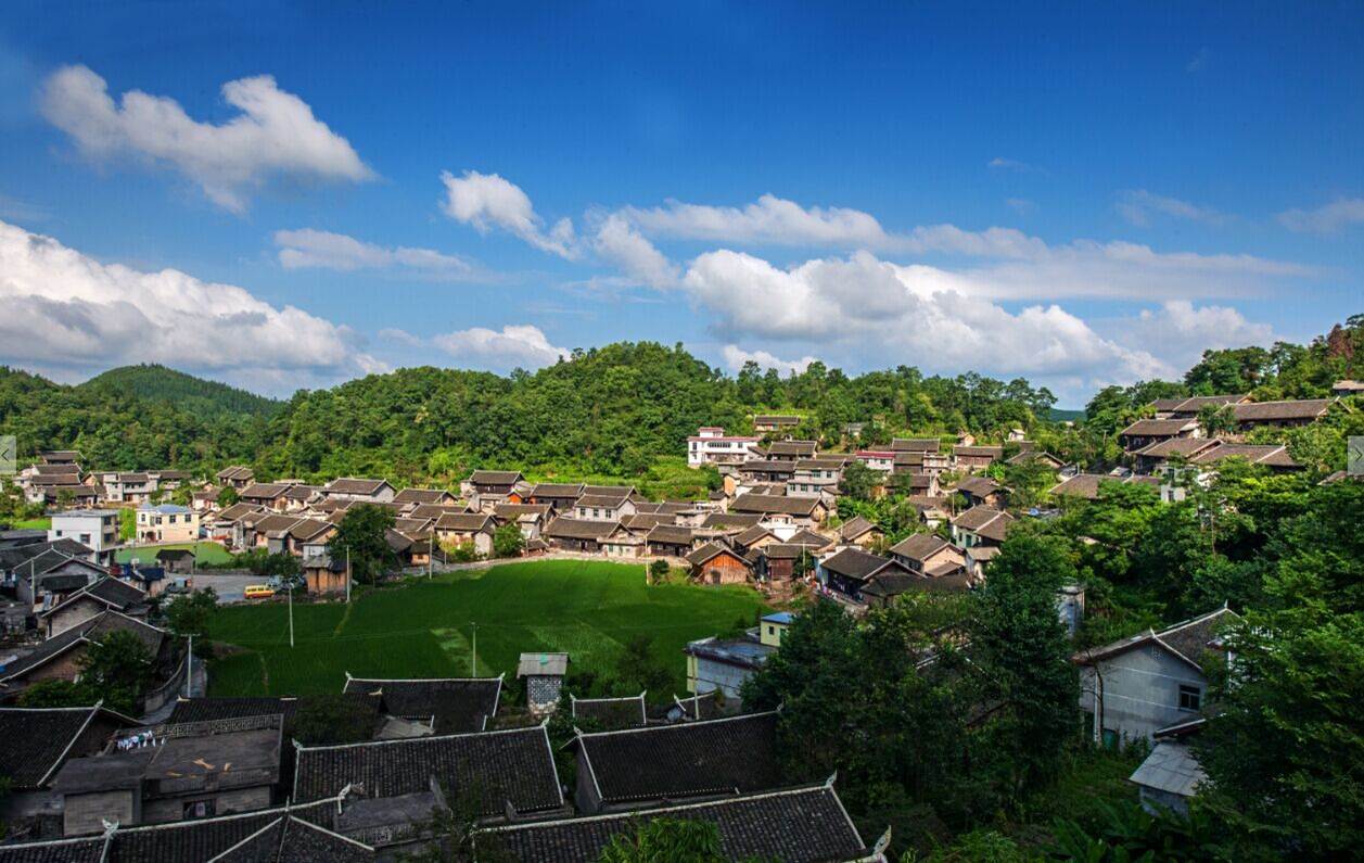 精準扶貧  鄉村振興  遠景擔當 ——湖南省內若干區域鄉村旅游扶貧規劃