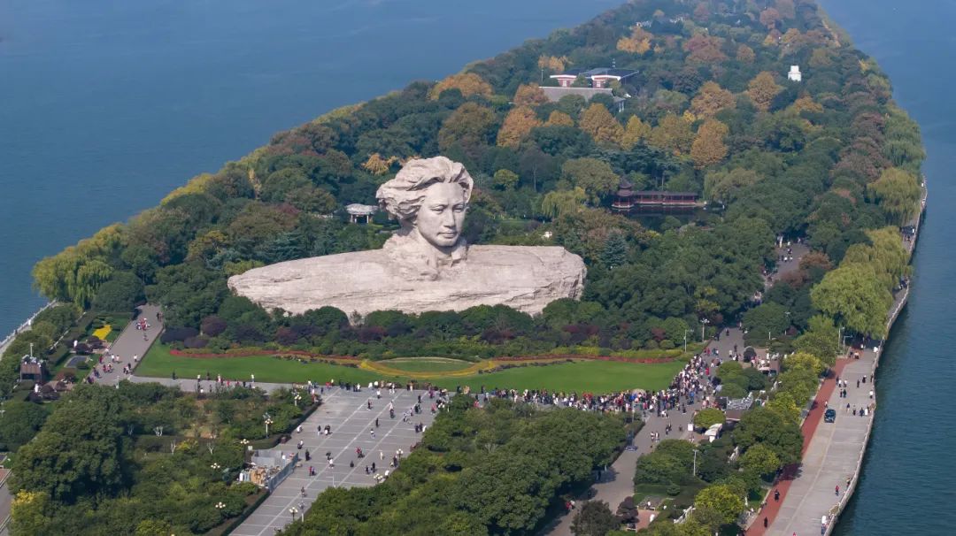 北冰:文旅湘品讓“大美湖南”風(fēng)靡世界 北冰:文旅湘品讓“大美湖南”風(fēng)靡世界